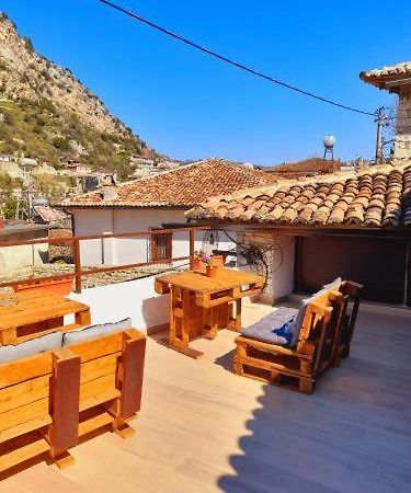 Edward Lear Hotel Berat Exterior photo